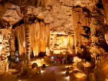 Пещерите Канго